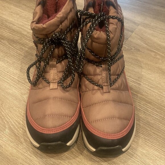 The North Face Women’s THERMOBALL Lace Up Waterproof Boots - Picture 3 of 6